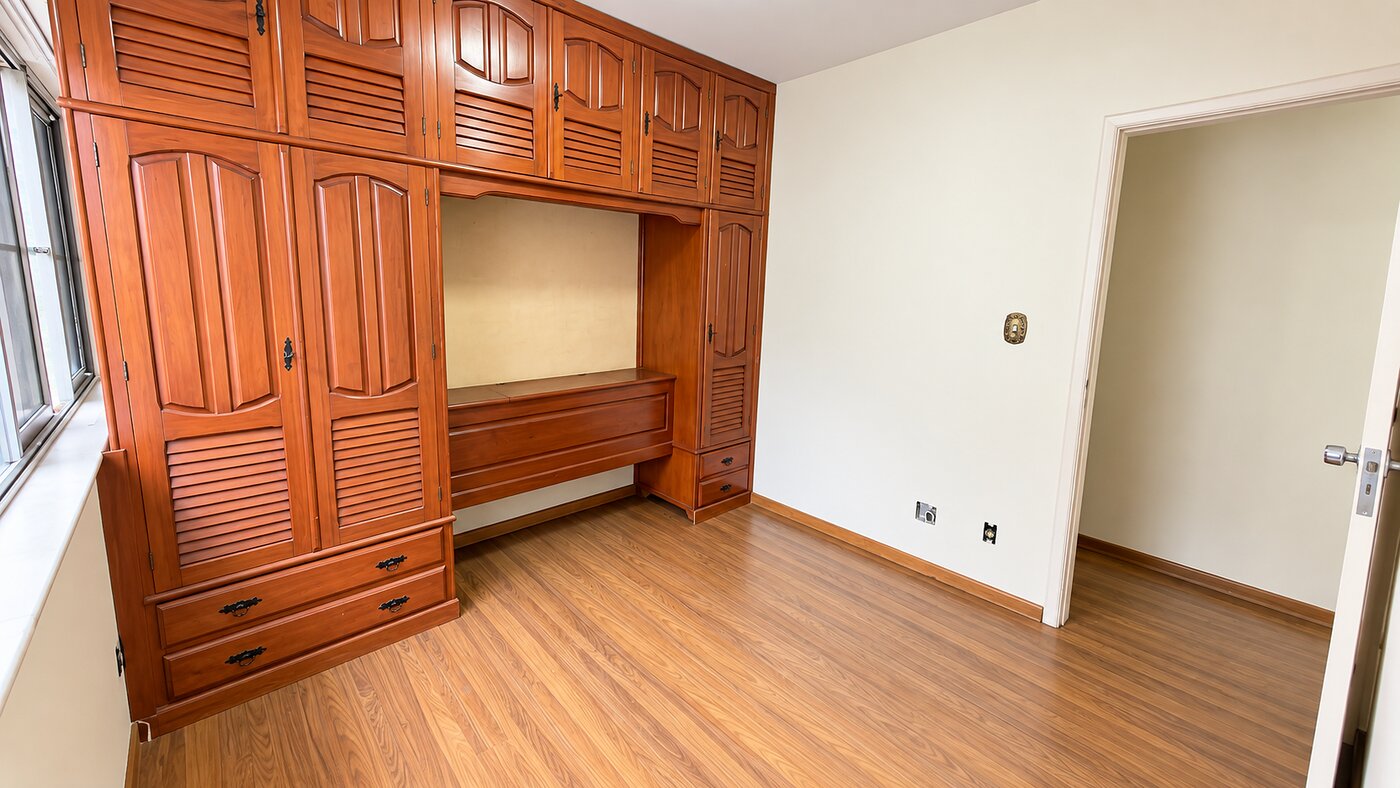Quarto com armários planejados